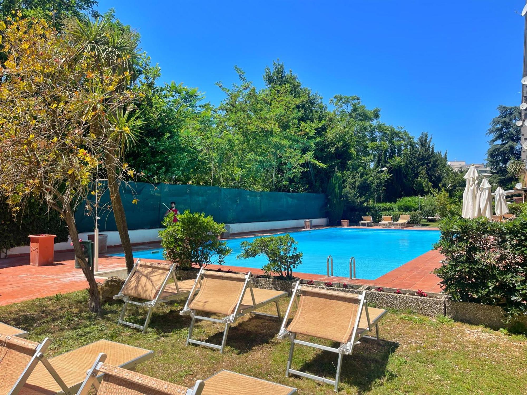 Modern Apartment 10 Min Vatican Parking&Pool Рим Экстерьер фото
